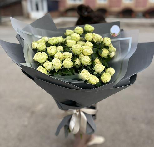 Букет Белые кустовые розы Солинеро в Николаевской Краснодарского края