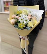 Букет цветов из:  Альстромерии, Розы и Хризантемы в Николаевской Краснодарского края