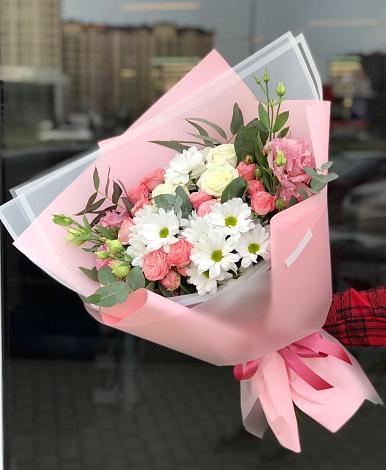 Букет цветов из: Розы, Лизиантусы и Хризантемы в Николаевской Краснодарского края